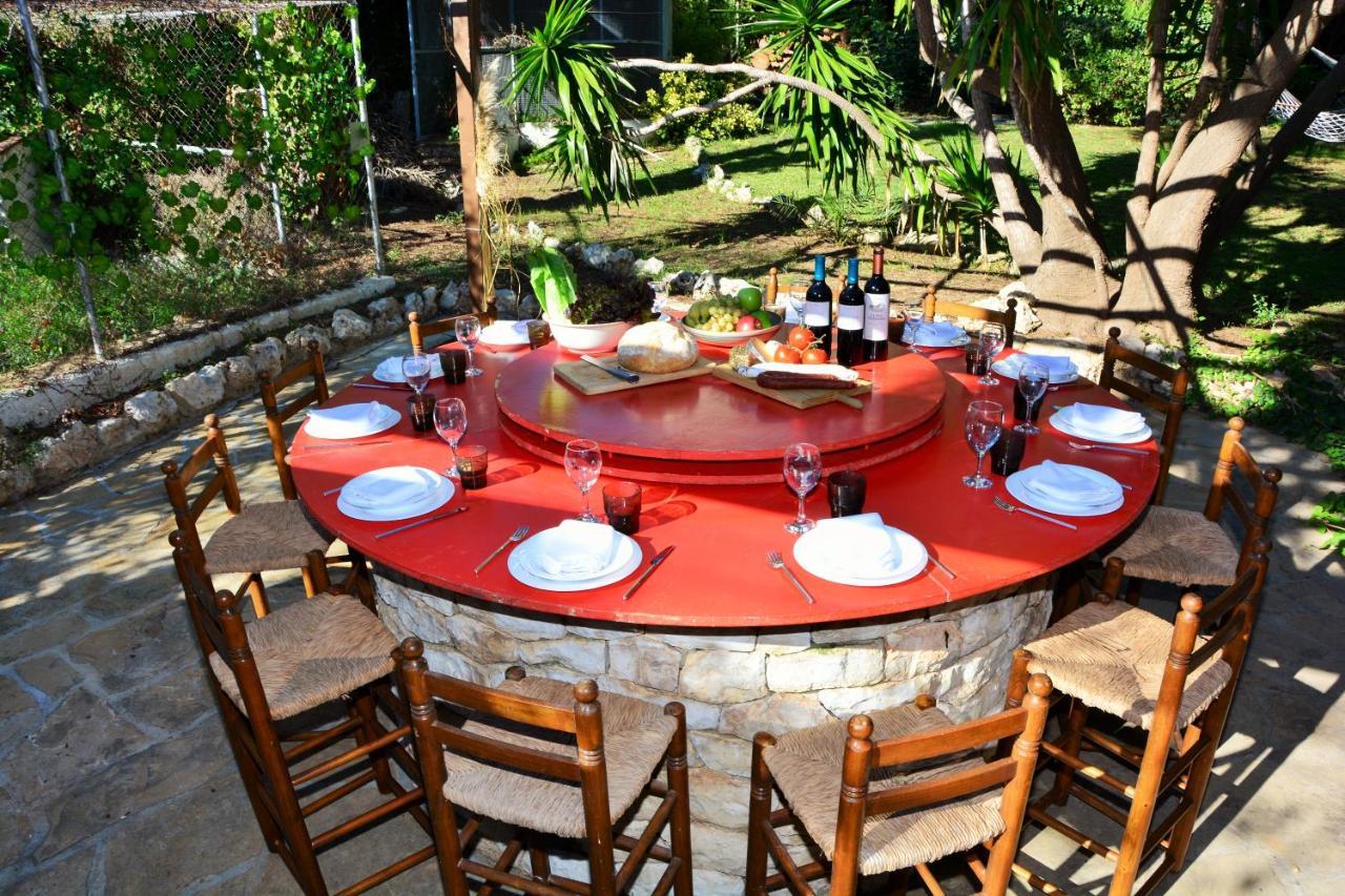 Villa Sitges El Ranch Amaizing Outdoor Areas Beaches At 5 Minutes Walk Sitges At 15 Min Drive Ac Pool Jacuzzi & Garden Xxl Calafell Exterior foto